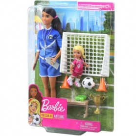 BARBIE SOCCER COACH PLAYS... (GJM71C)