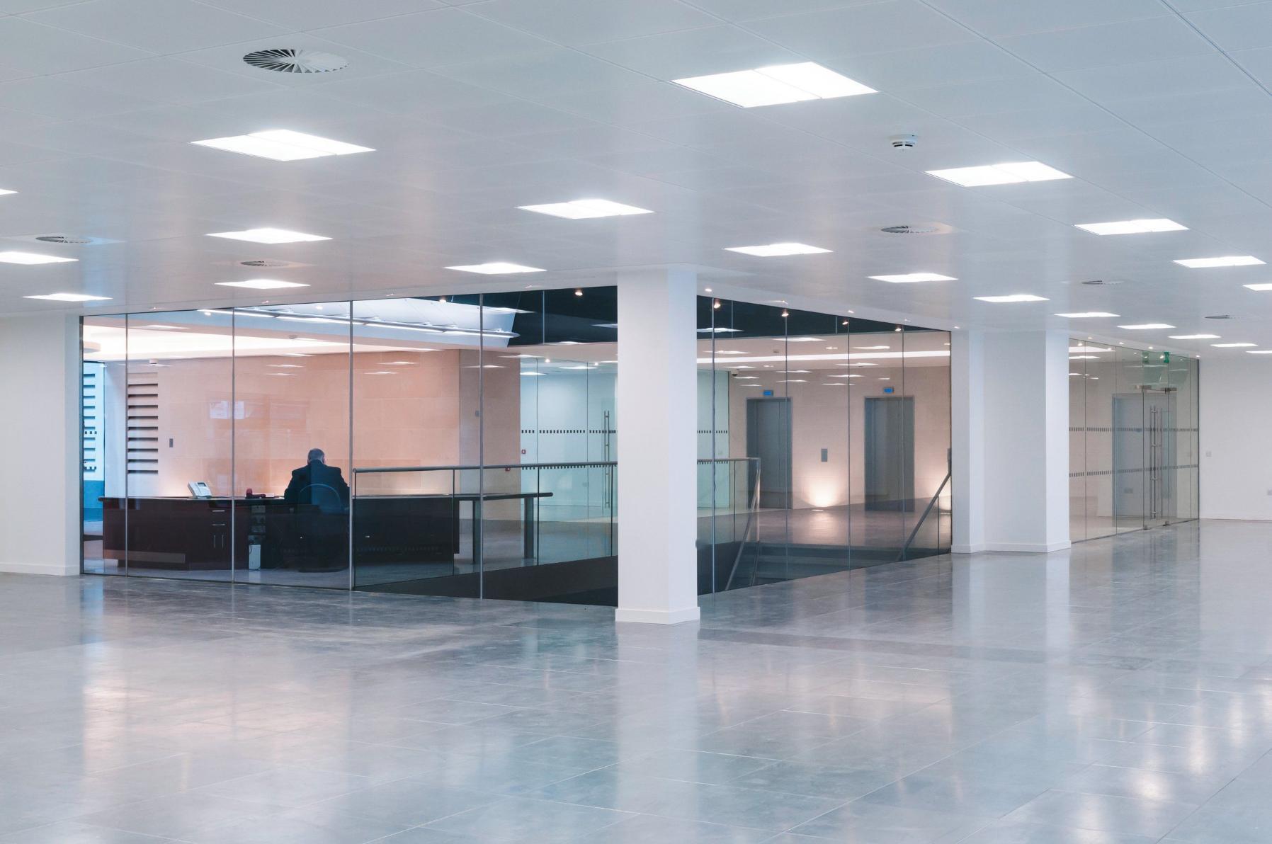 Instalacija i održavanje LED uredske rasvjete
