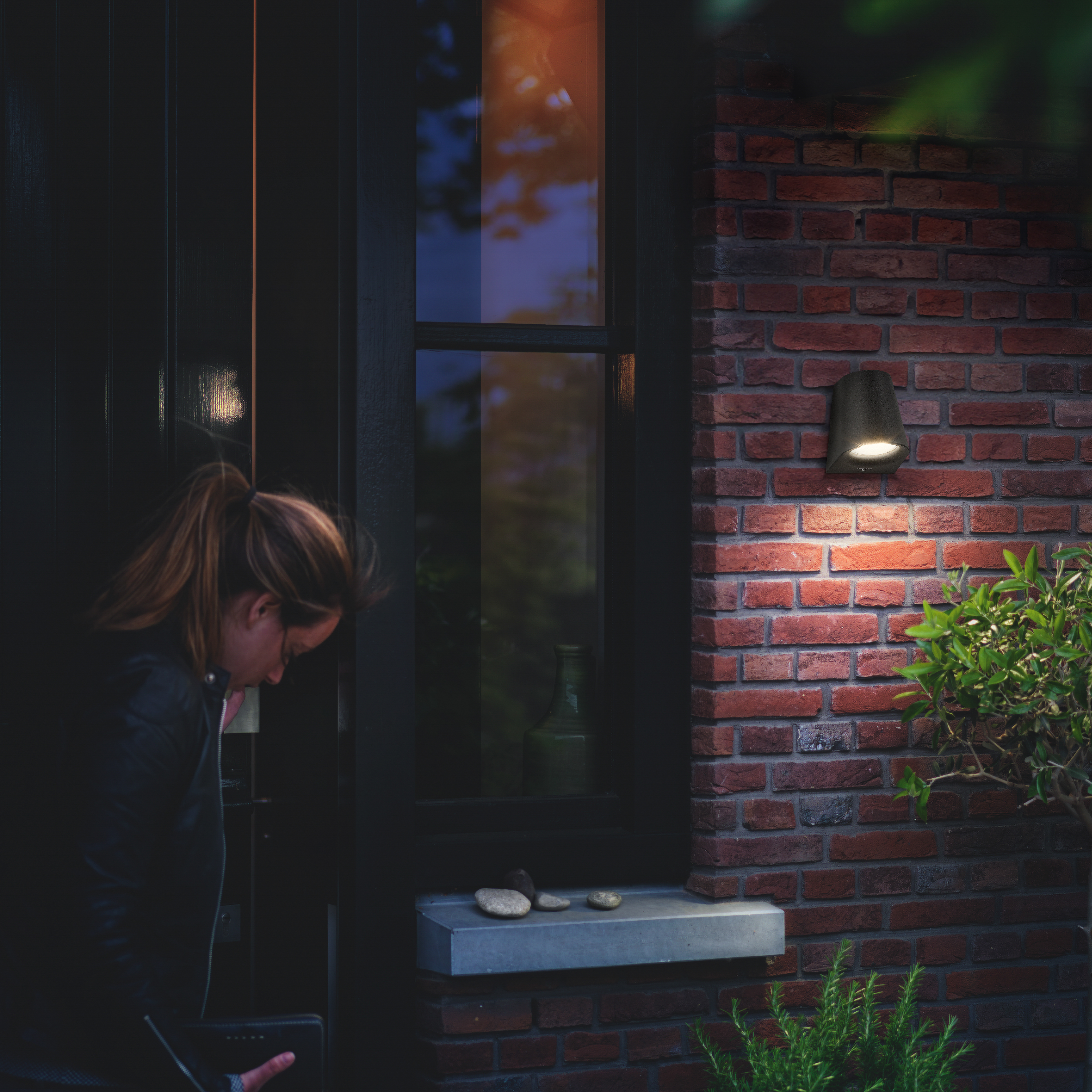 Philips Hue Outdoor vanjska rasvjeta za sigurnost doma