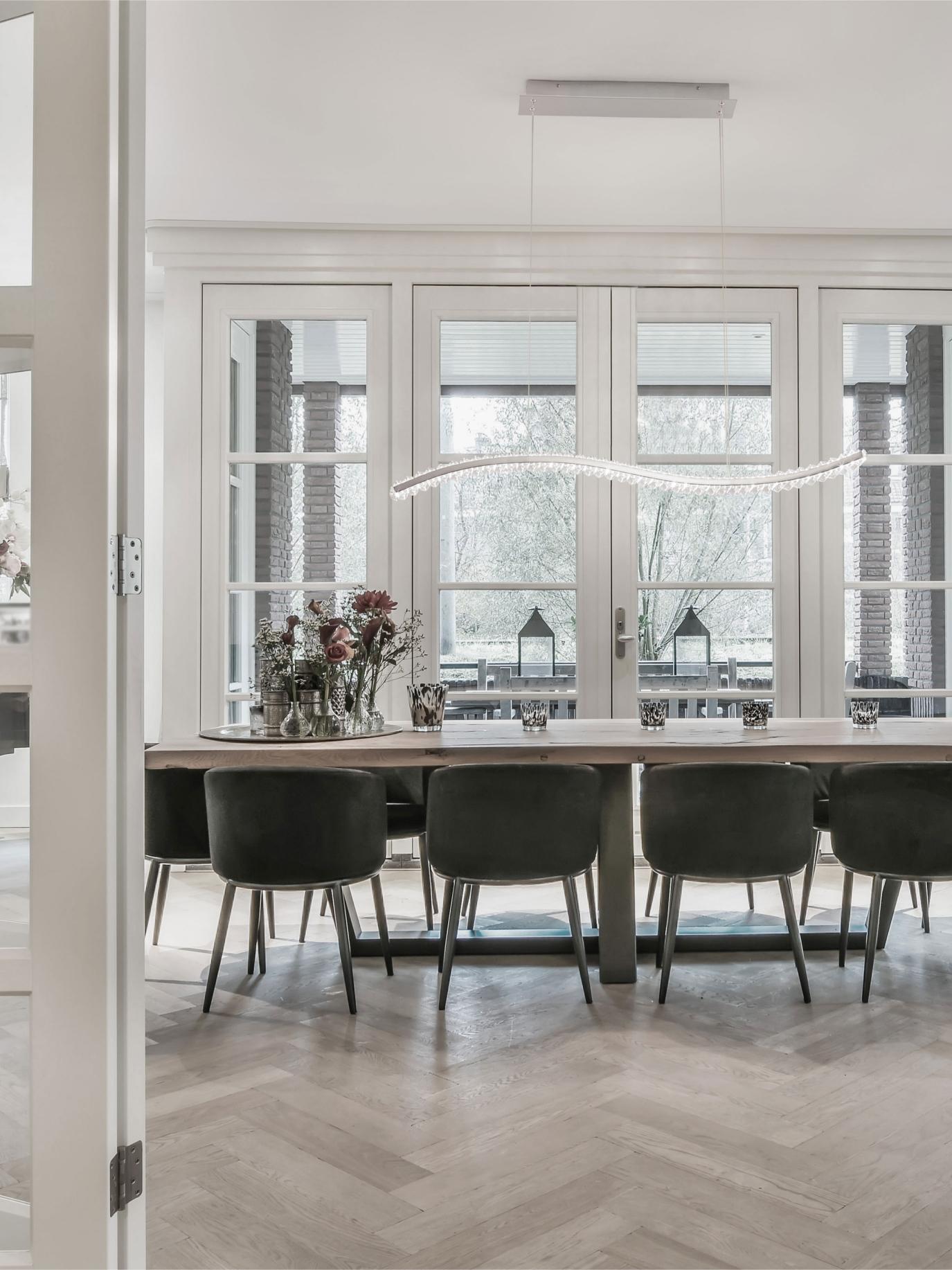 Luster iznad blagovaonskog stola - primjer 1