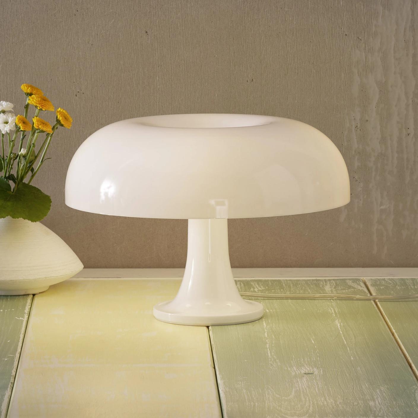 Artemide Nessino dizajnerska stolna lampa