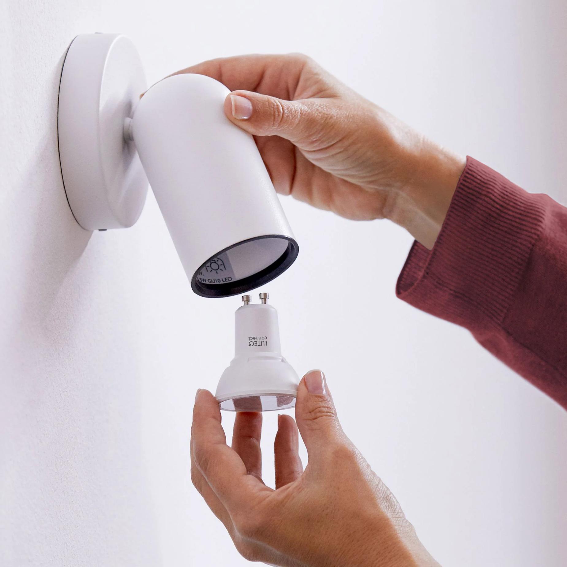 Philips LED žarulja WiZ dimabilna