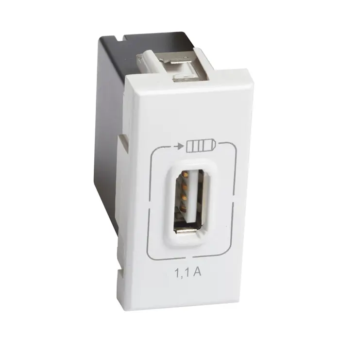 axolute-usb-uticnica-750ma-1m-77587-10026178.webp