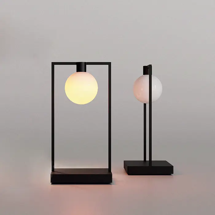 curiosity-36-stolna-lampa-31689-02170396.webp
