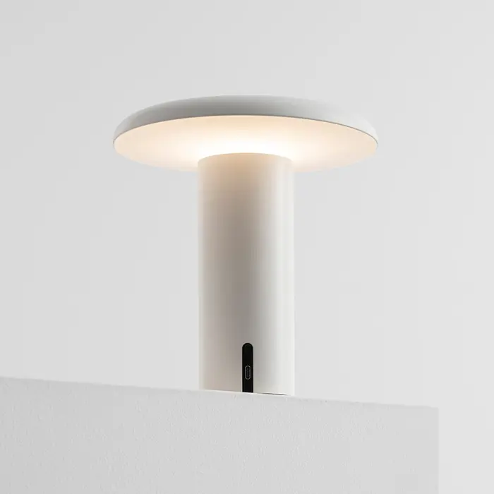 takku-stolna-lampa-lakirana-bijela-88071-02171058.webp