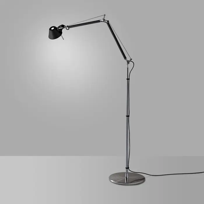 tolomeo-stajaca-svjetiljka-s-postoljem-1xe27230v-crna-a00443-43228-02179727.webp