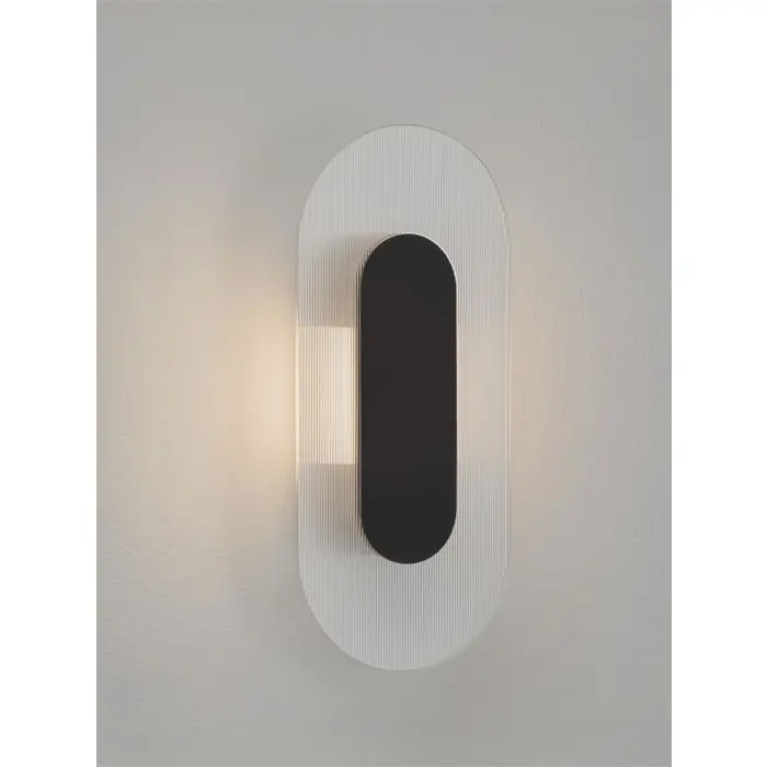 vetrio-zidna-led-svjetiljka-crnastaklo-6w-ip20-3000k-64389-02232510.webp
